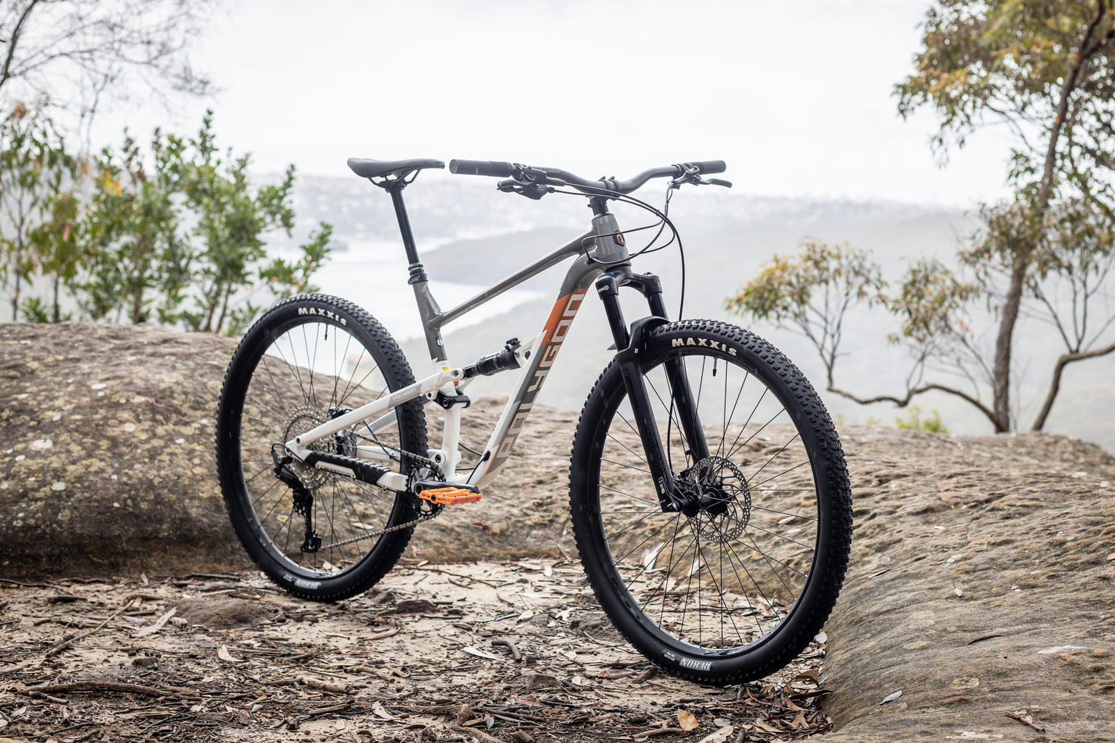 Polygon d7 clearance mountain bike